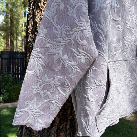 XL Lavender Floral Patterned Hoodie - Picture 3 of 7